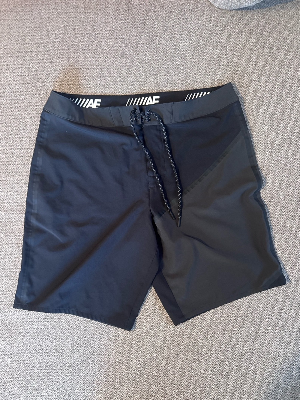 American Eagle Outfitters Men's Black Swim Board Shorts